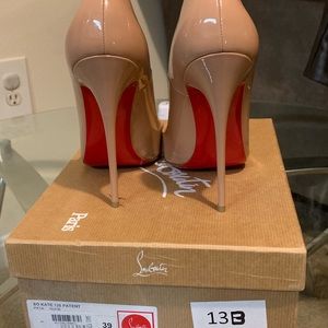 Christian Louboutin  So Kate (120 mm)